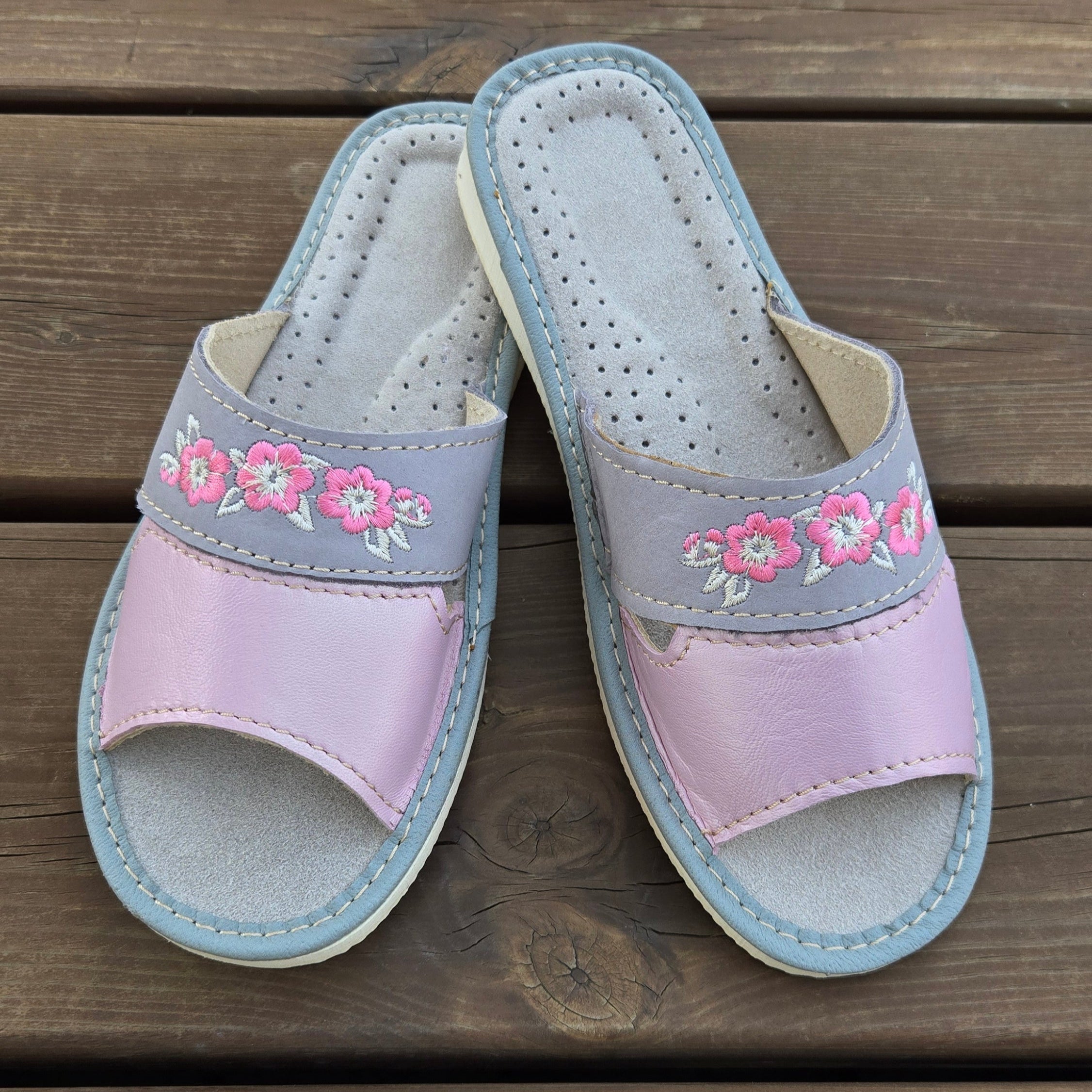 Pantoufles cuir rose gris bout ouvert