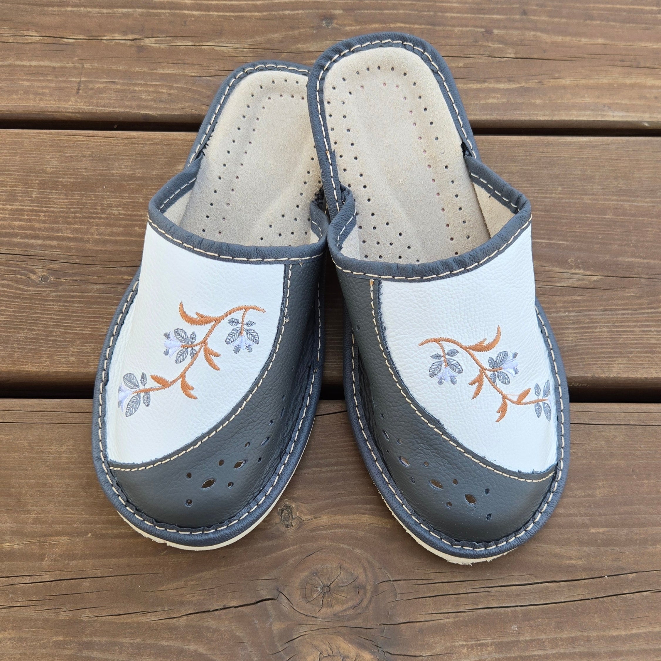 Pantoufles cuir grises femme