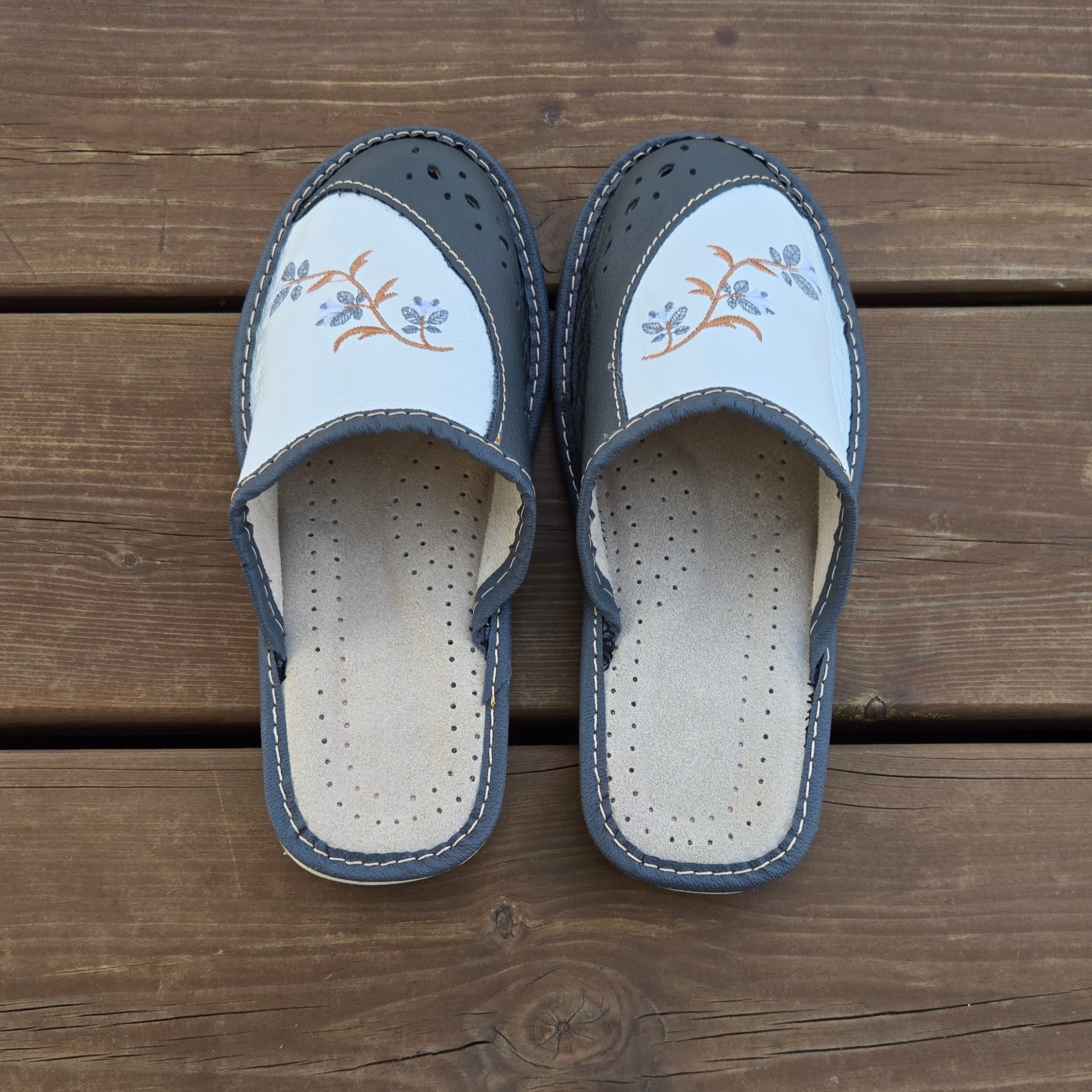 Pantoufles cuir grises femme