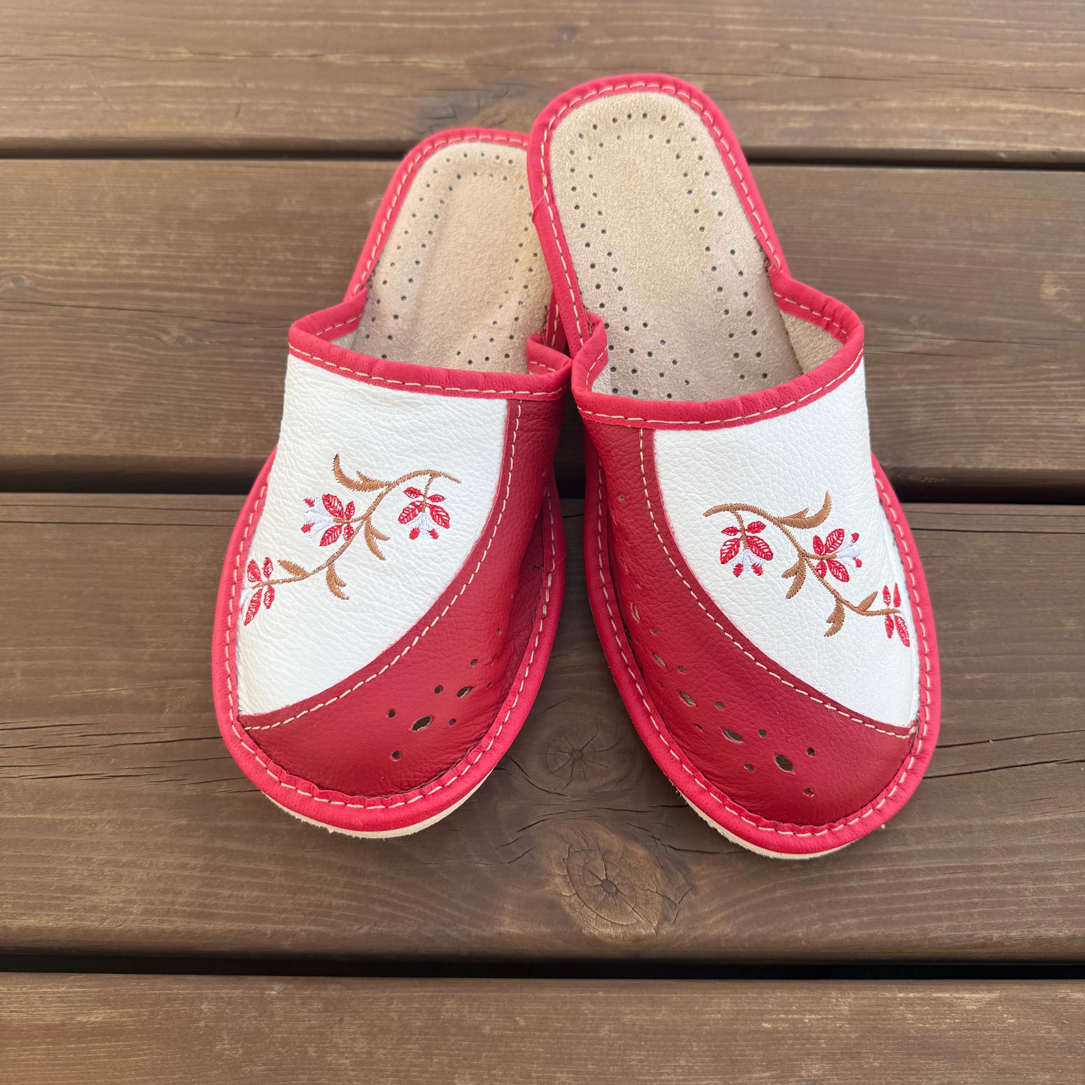 Pantoufles cuir rouge