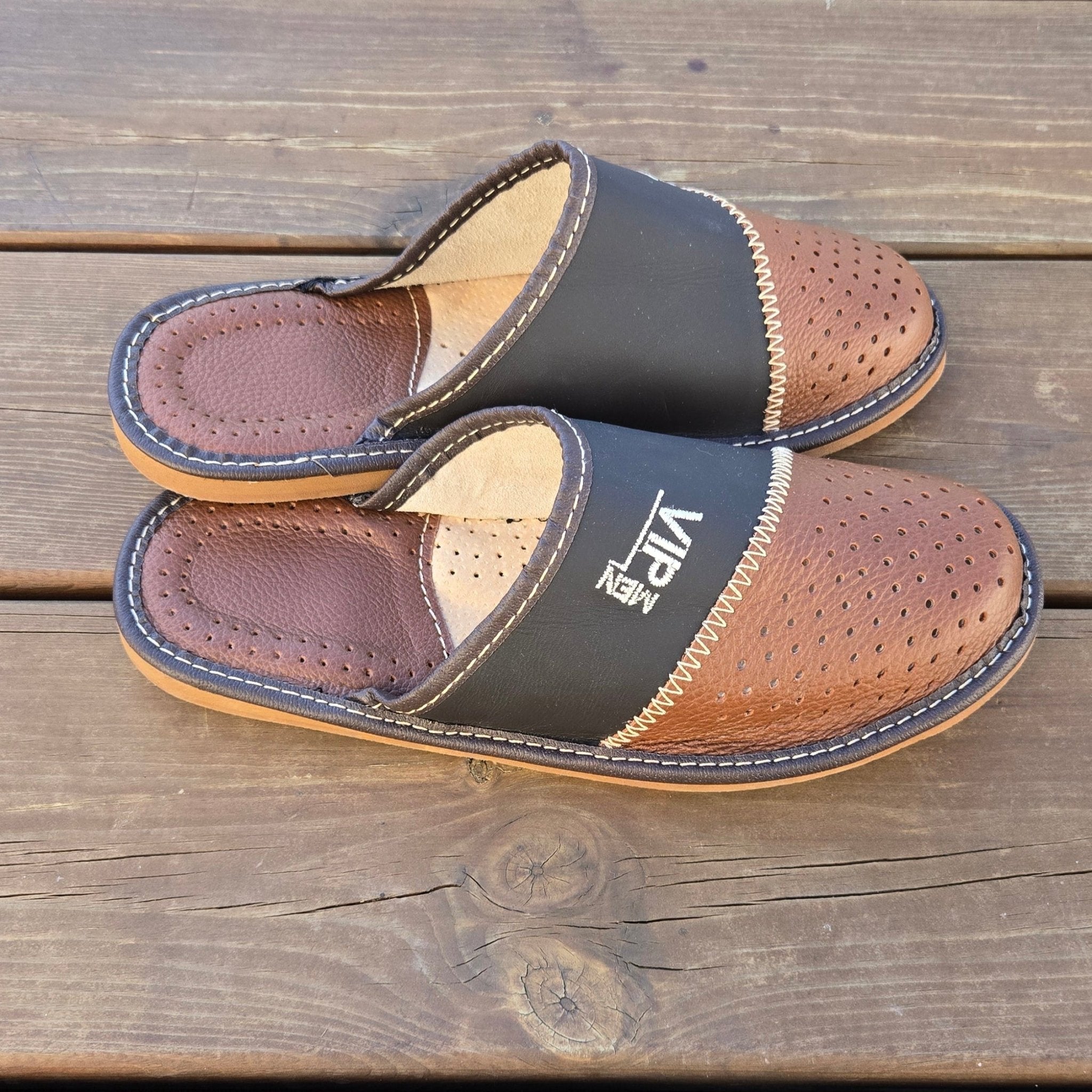 Labelpantoufle - Pantoufles cuir marron VIP