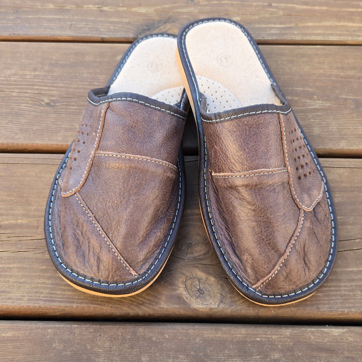 Pantoufles homme en cuir marron souple