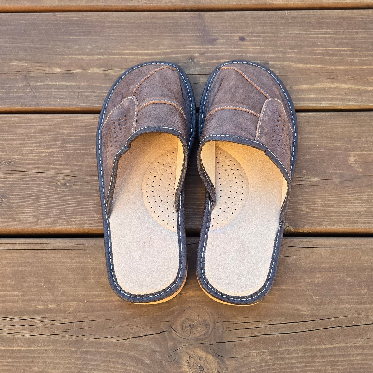 Pantoufles homme cuir souple marron