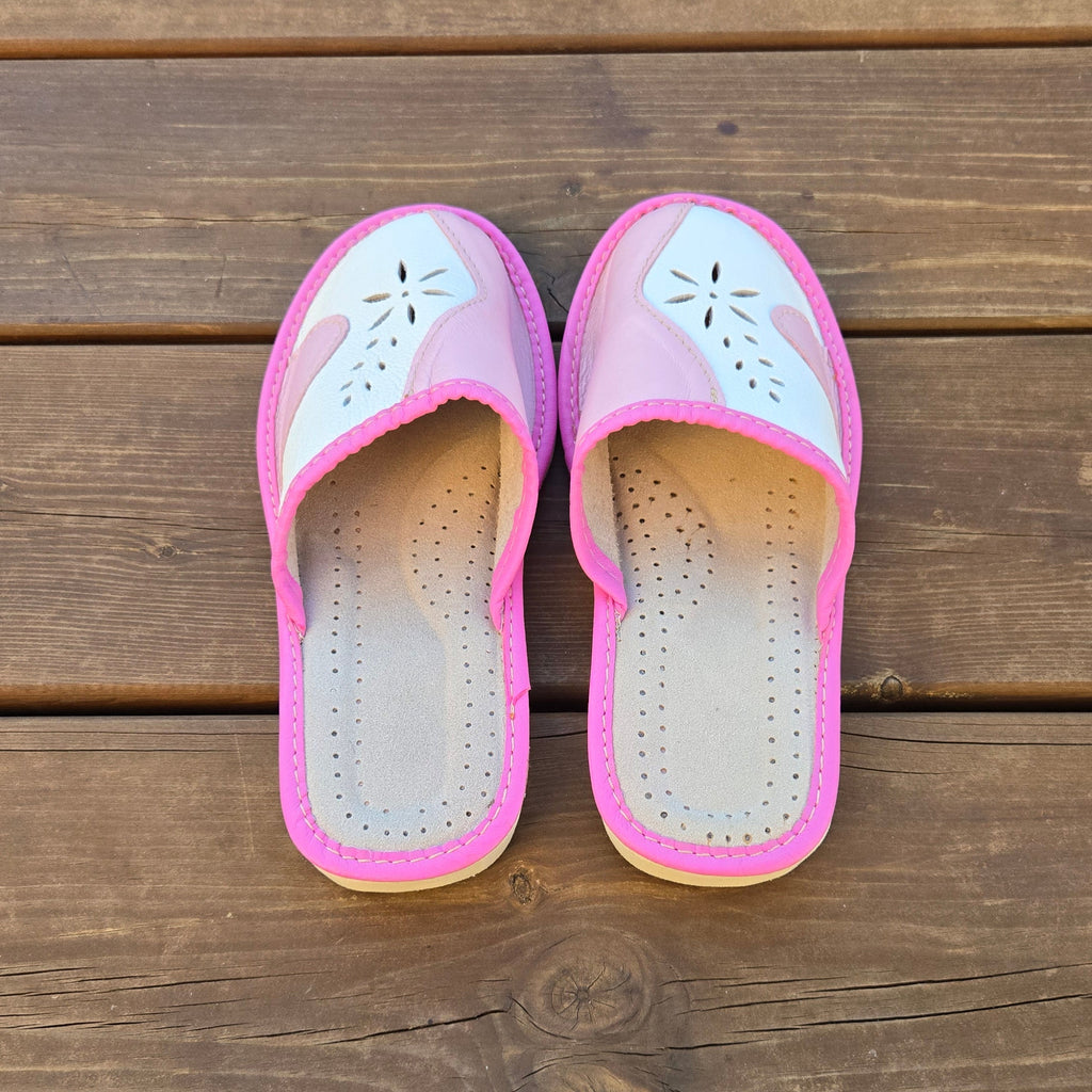 Pantoufles femme en cuir rose