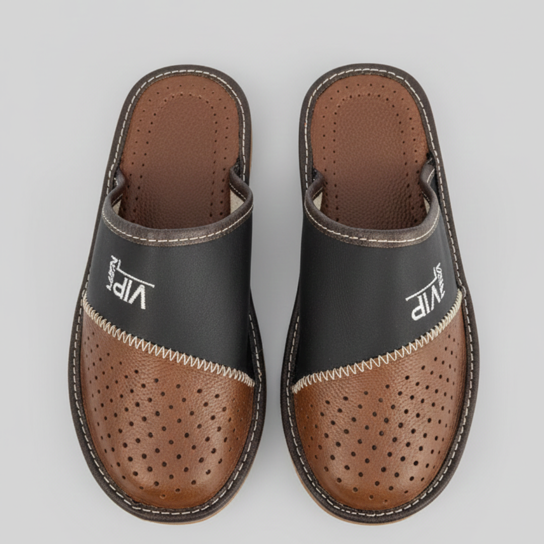 Pantoufles cuir marron VIP