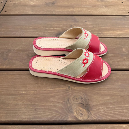 Pantoufles cuir rouge gris bout ouvert