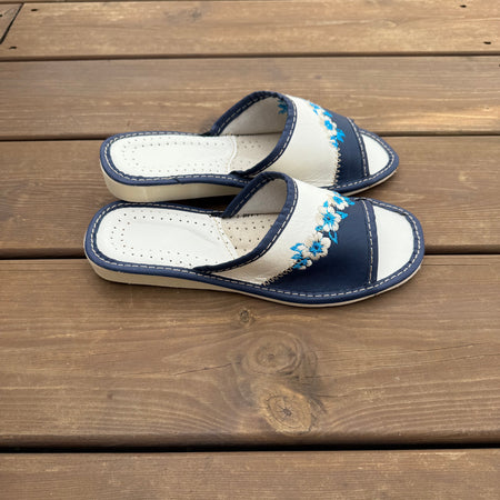 Pantoufles cuir bleu bout ouvert