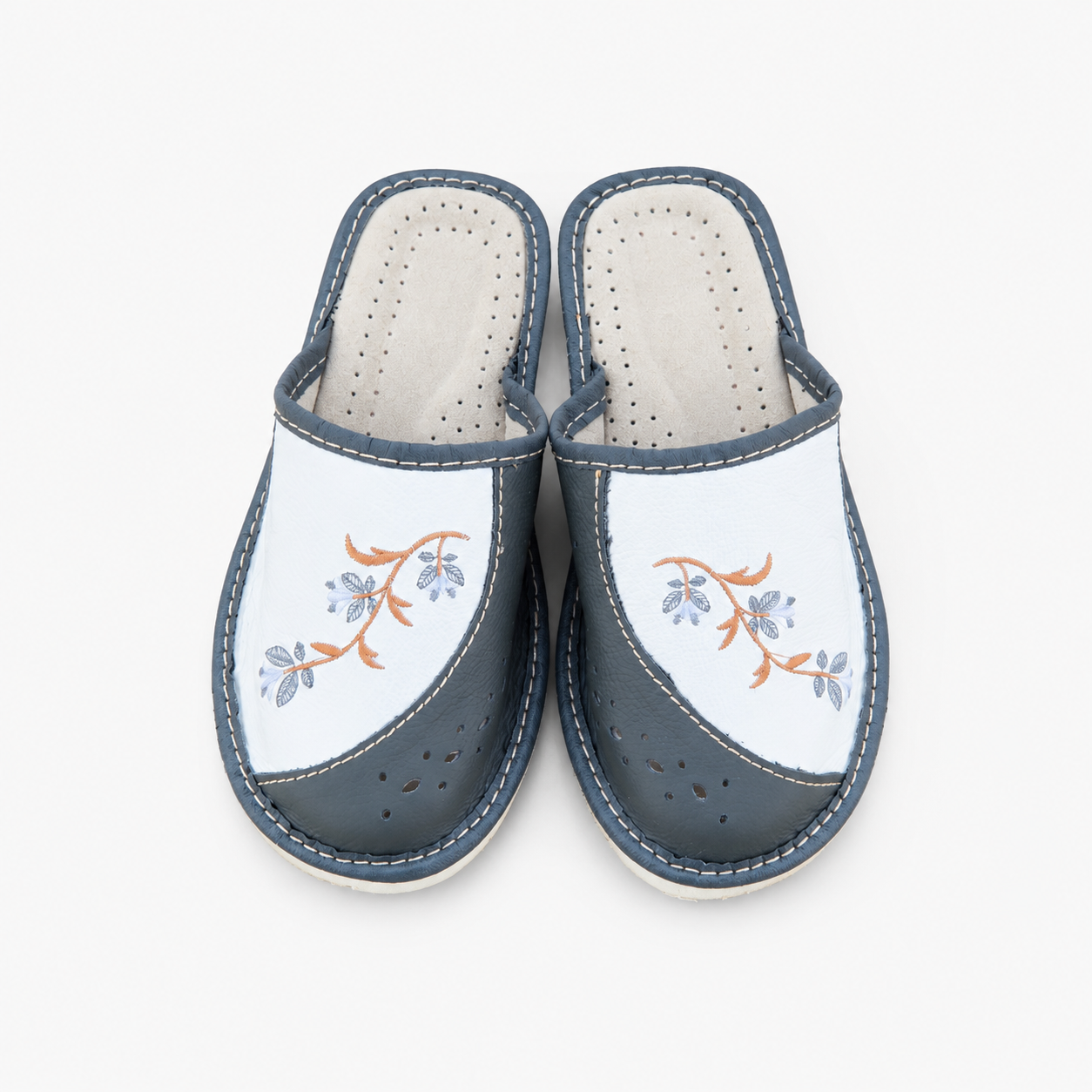 Pantoufles femme en cuir gris