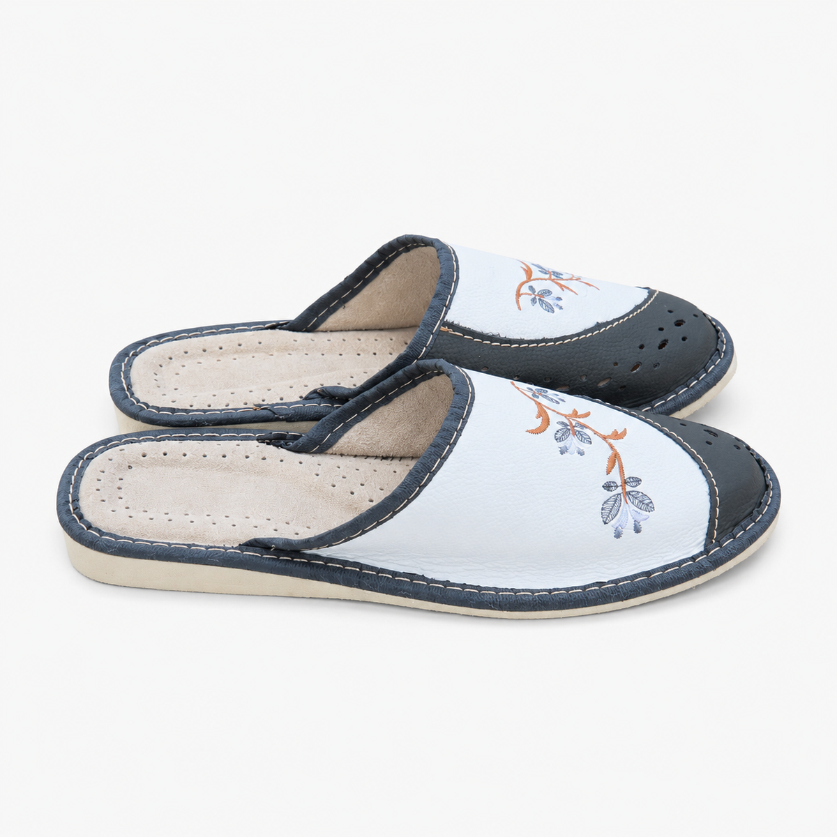Pantoufles femme en cuir gris