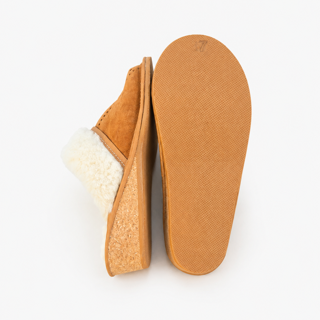 Chausson femme en mouton et daim marron, talon liège 4 cm